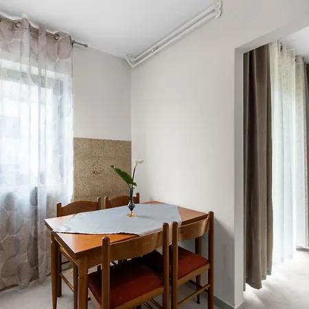 Apartment Feniks *